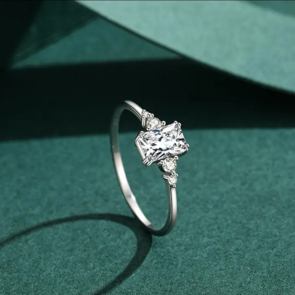 Sterling silver rectangle Cubic Zirconia Ring size 6
